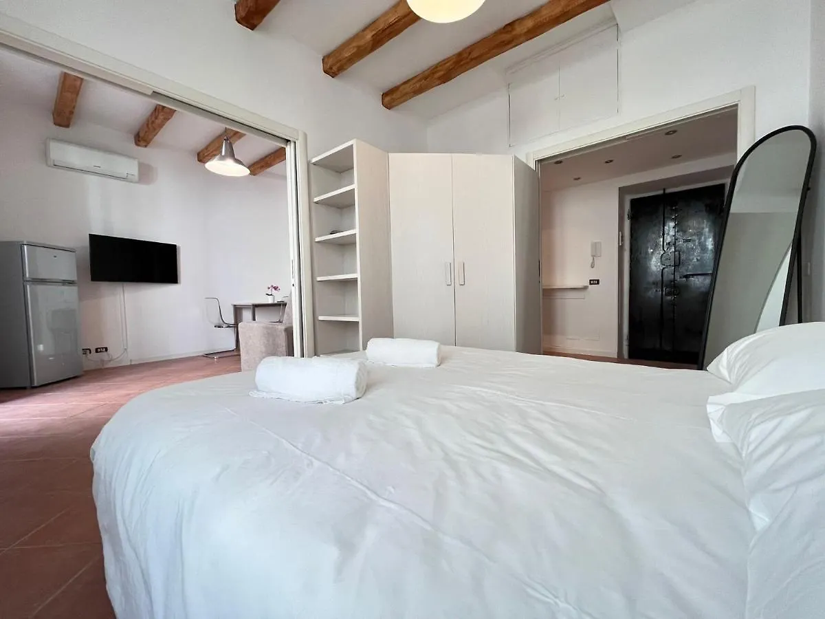Apartment Kibilu - Via Palazzi - Stazione Centrale - Corso Buenos Aires - Shopping Area Milan